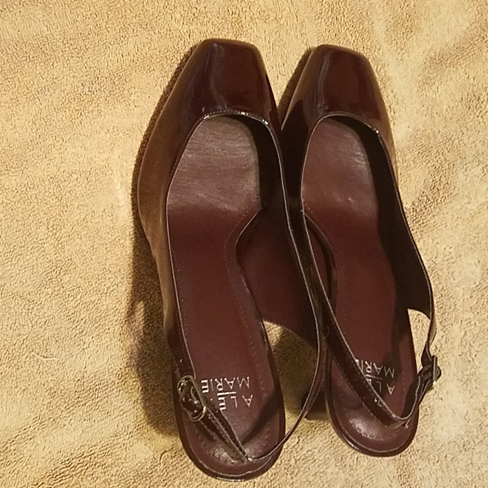 Shoes - Picture 3 of 3